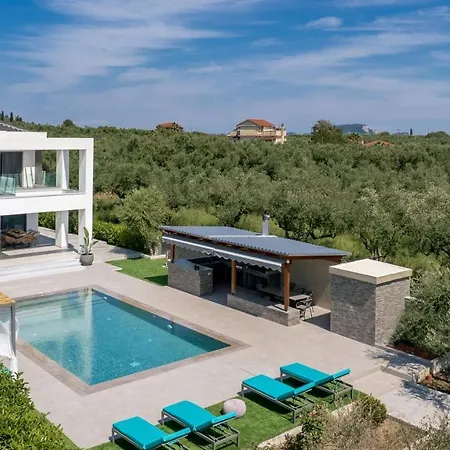 Antonia - Luxurious Serenity With Private Pool, By Zantewize *