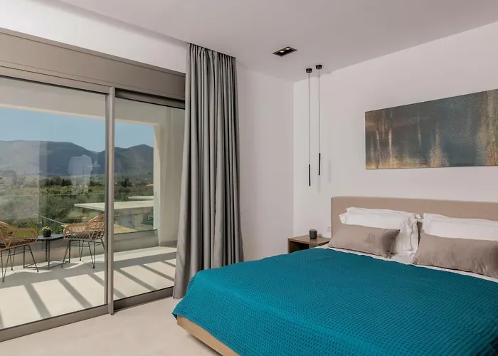 Antonia - Luxurious Serenity With Private Pool, By Zantewize Kalipádhon