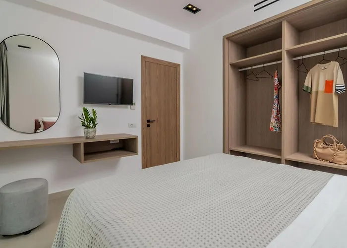 Antonia - Luxurious Serenity With Private Pool, By Zantewize *