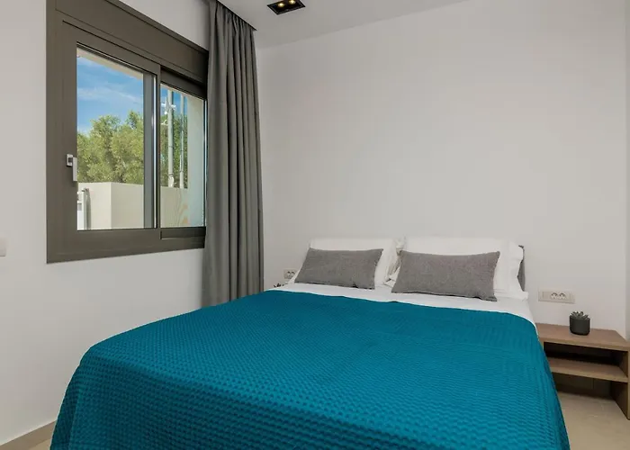 Antonia - Luxurious Serenity With Private Pool, By Zantewize