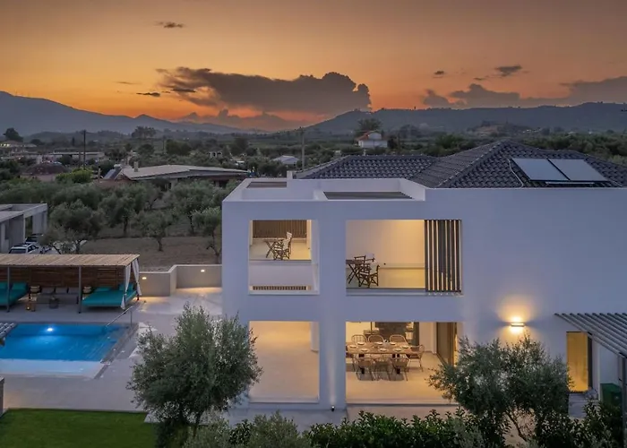 Antonia - Luxurious Serenity With Private Pool, By Zantewize *