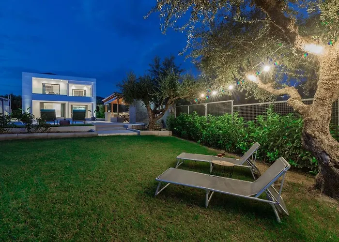 Antonia - Luxurious Serenity With Private Pool, By Zantewize