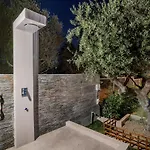 Willa Antonia - Luxurious Serenity With Private Pool, By Zantewize