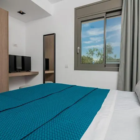 Antonia - Luxurious Serenity With Private Pool, By Zantewize * Kalipádhon