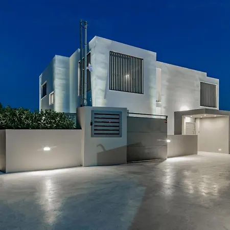 Antonia - Luxurious Serenity With Private Pool, By Zantewize *