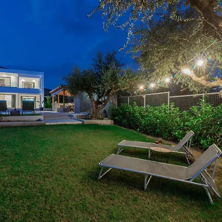 Antonia - Luxurious Serenity With Private Pool, By Zantewize