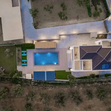 Willa Antonia - Luxurious Serenity With Private Pool, By Zantewize Kalipádhon