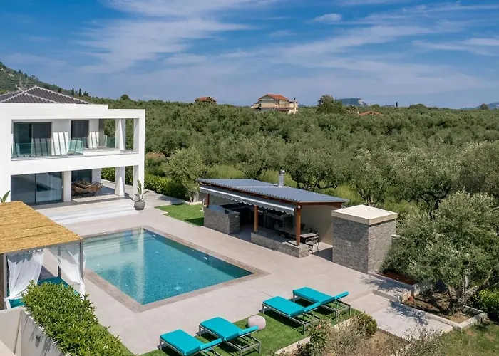 Antonia - Luxurious Serenity With Private Pool, By Zantewize *