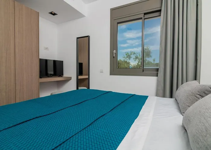 Antonia - Luxurious Serenity With Private Pool, By Zantewize * Kalipádhon