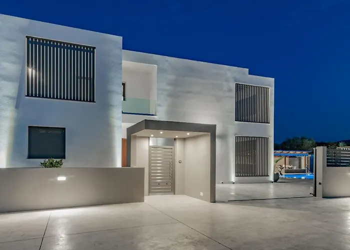 Antonia - Luxurious Serenity With Private Pool, By Zantewize וילה *