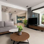 Villa Antonia - Luxurious Serenity With Private Pool, By Zantewize Kalipádhon
