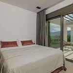 Antonia - Luxurious Serenity With Private Pool, By Zantewize * Kalipádhon