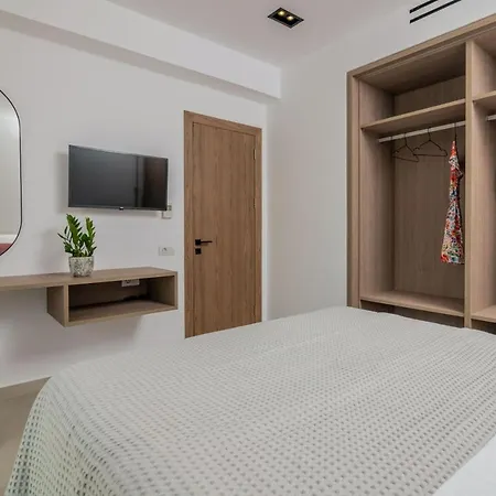 Antonia - Luxurious Serenity With Private Pool, By Zantewize *