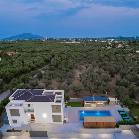 Antonia - Luxurious Serenity With Private Pool, By Zantewize Villa *