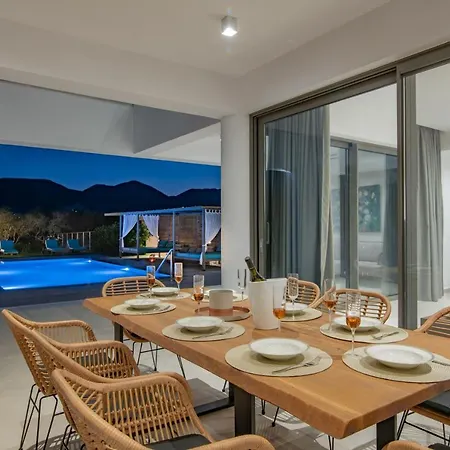 Antonia - Luxurious Serenity With Private Pool, By Zantewize Kalipadhon